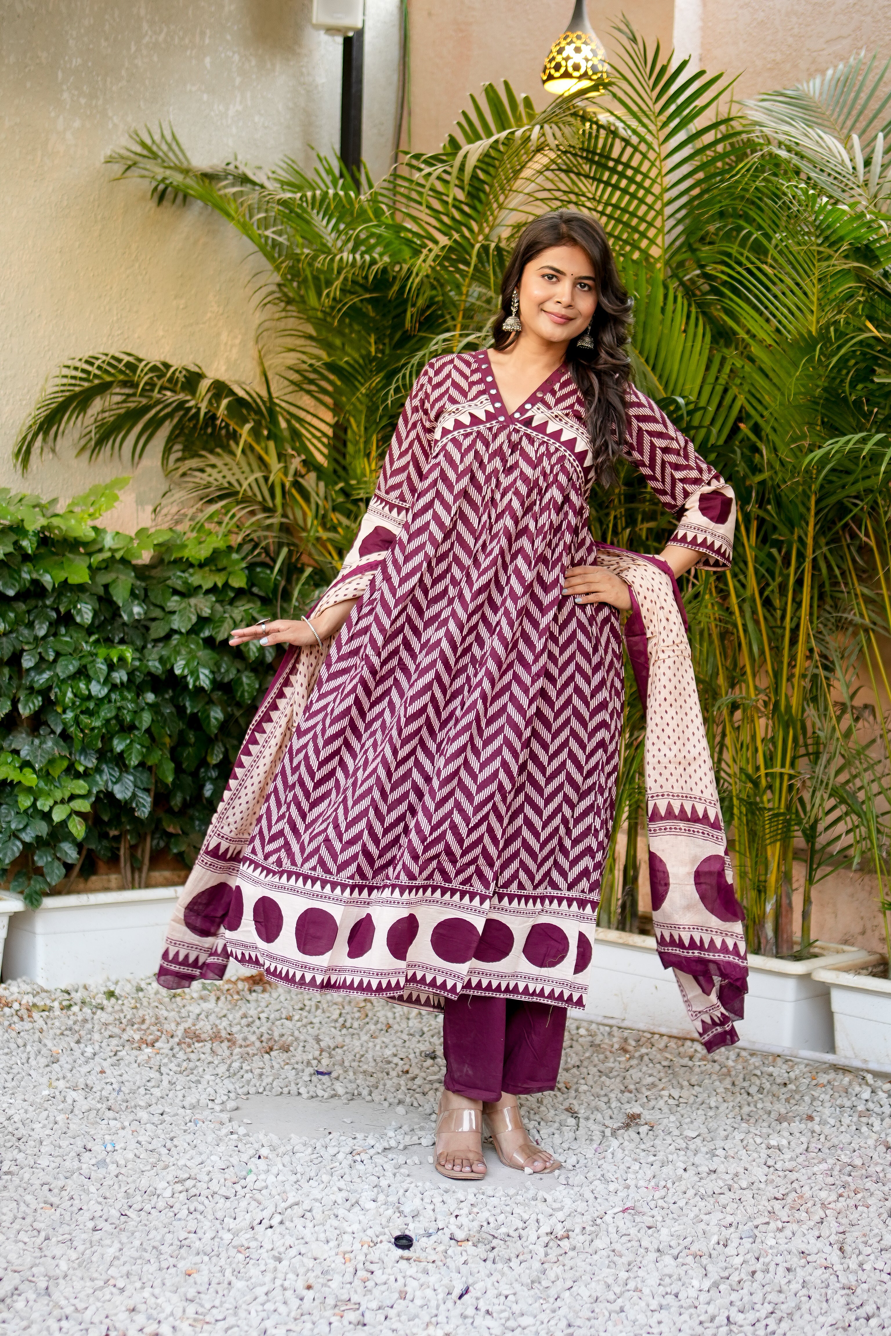 Very Elegant Pure Mul Cotton Embroidery Suit Set