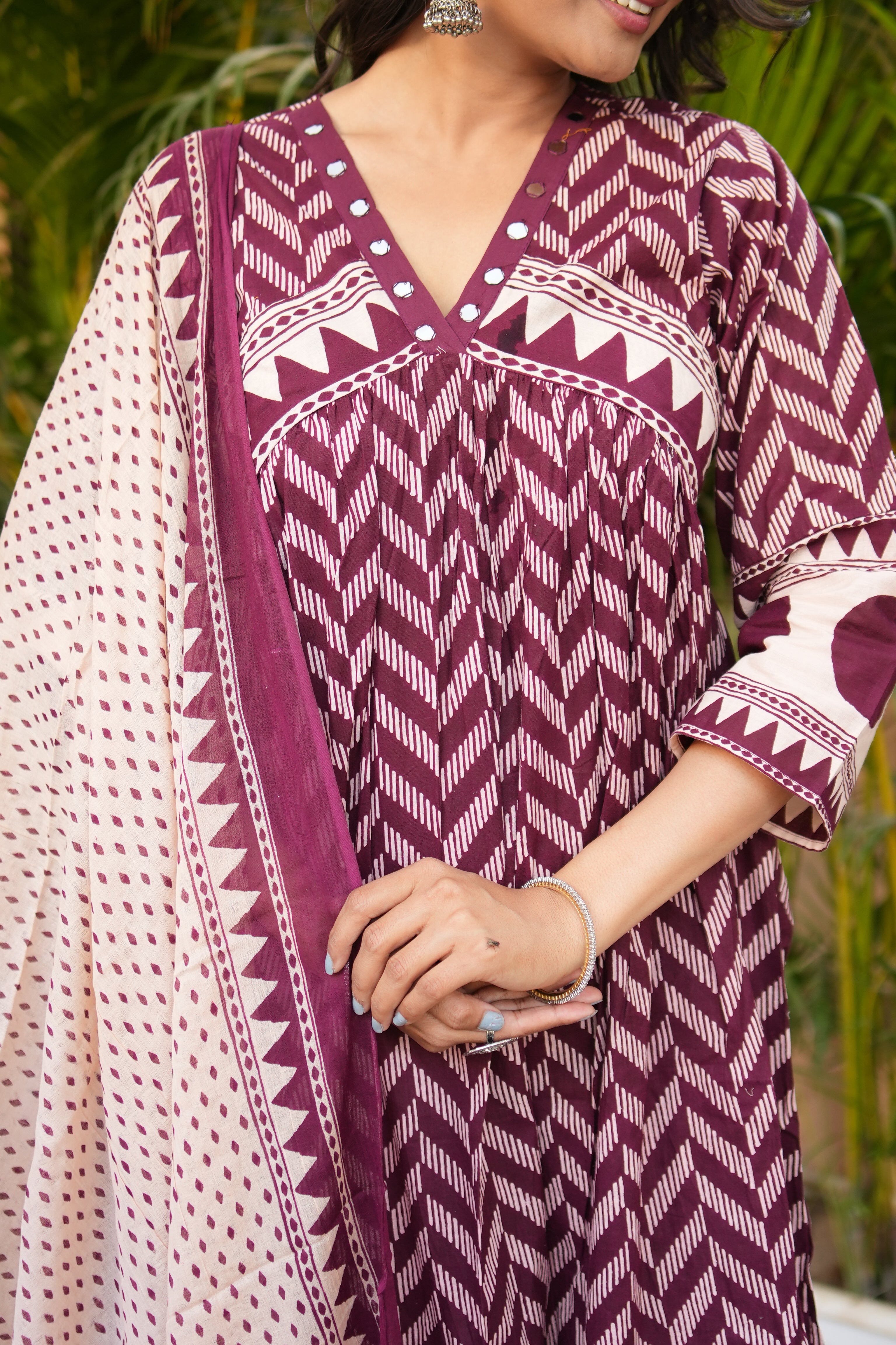 Very Elegant Pure Mul Cotton Embroidery Suit Set