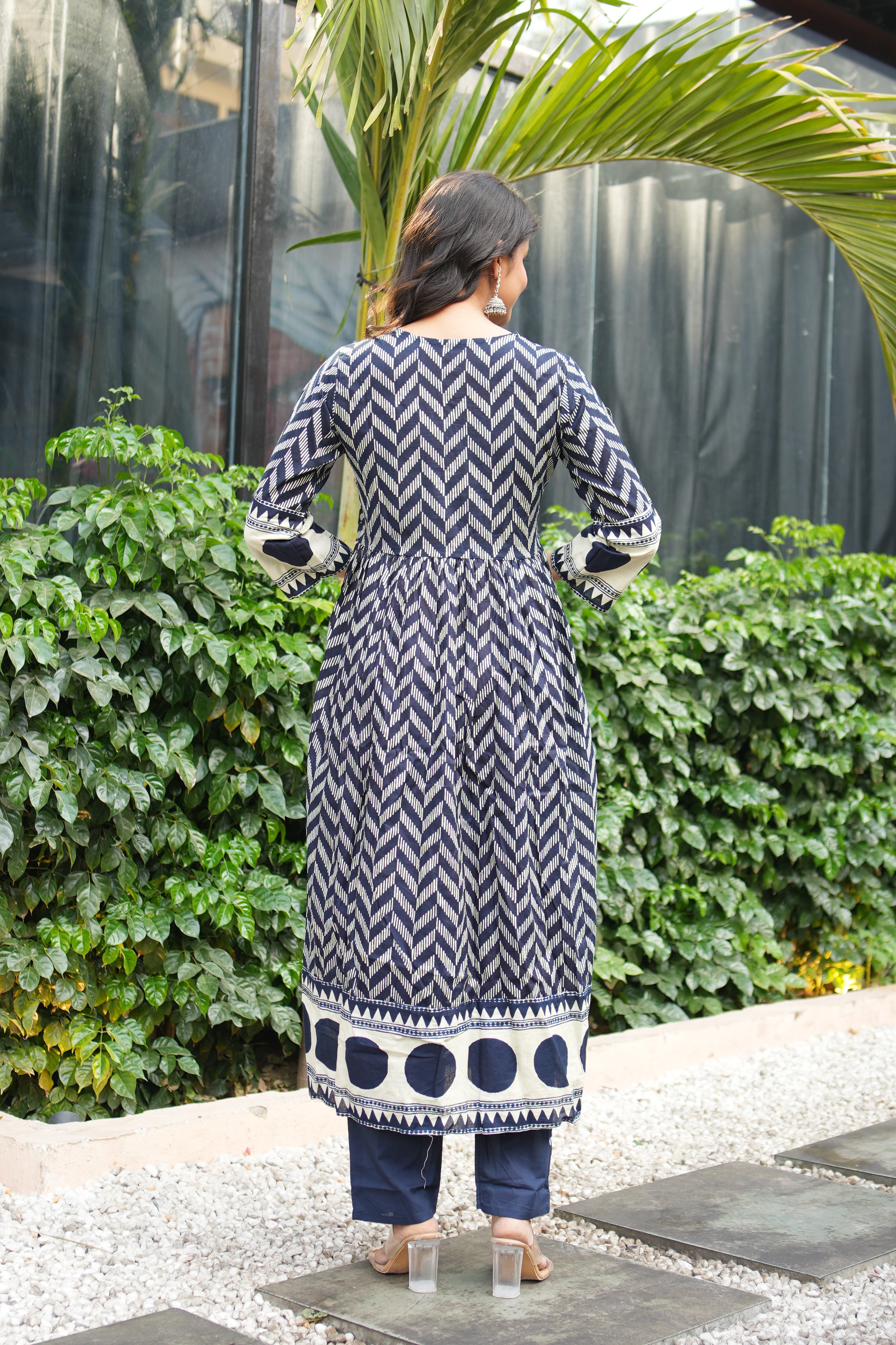 Very Elegant Pure Mul Cotton Embroidery Suit Set