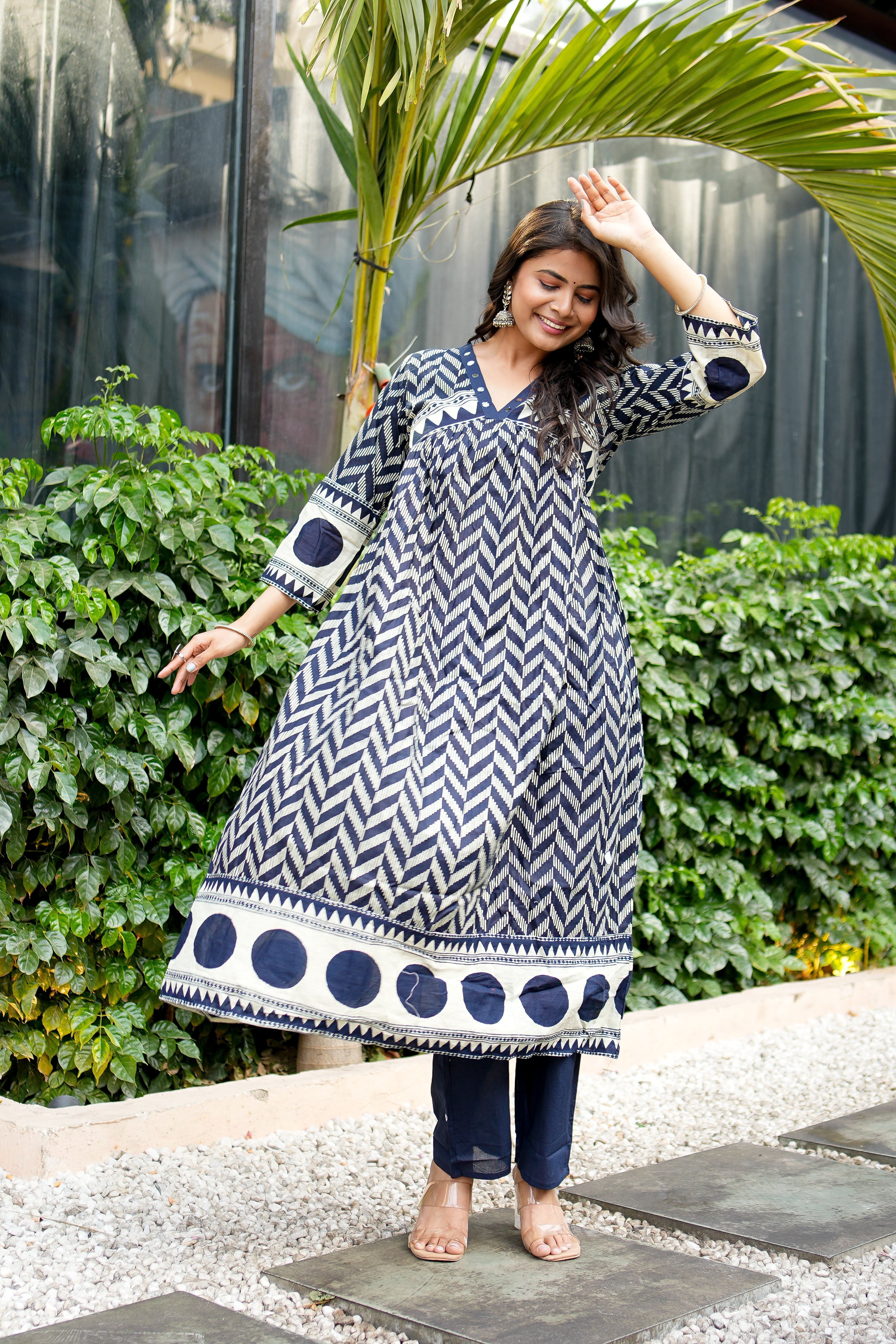 Very Elegant Pure Mul Cotton Embroidery Suit Set