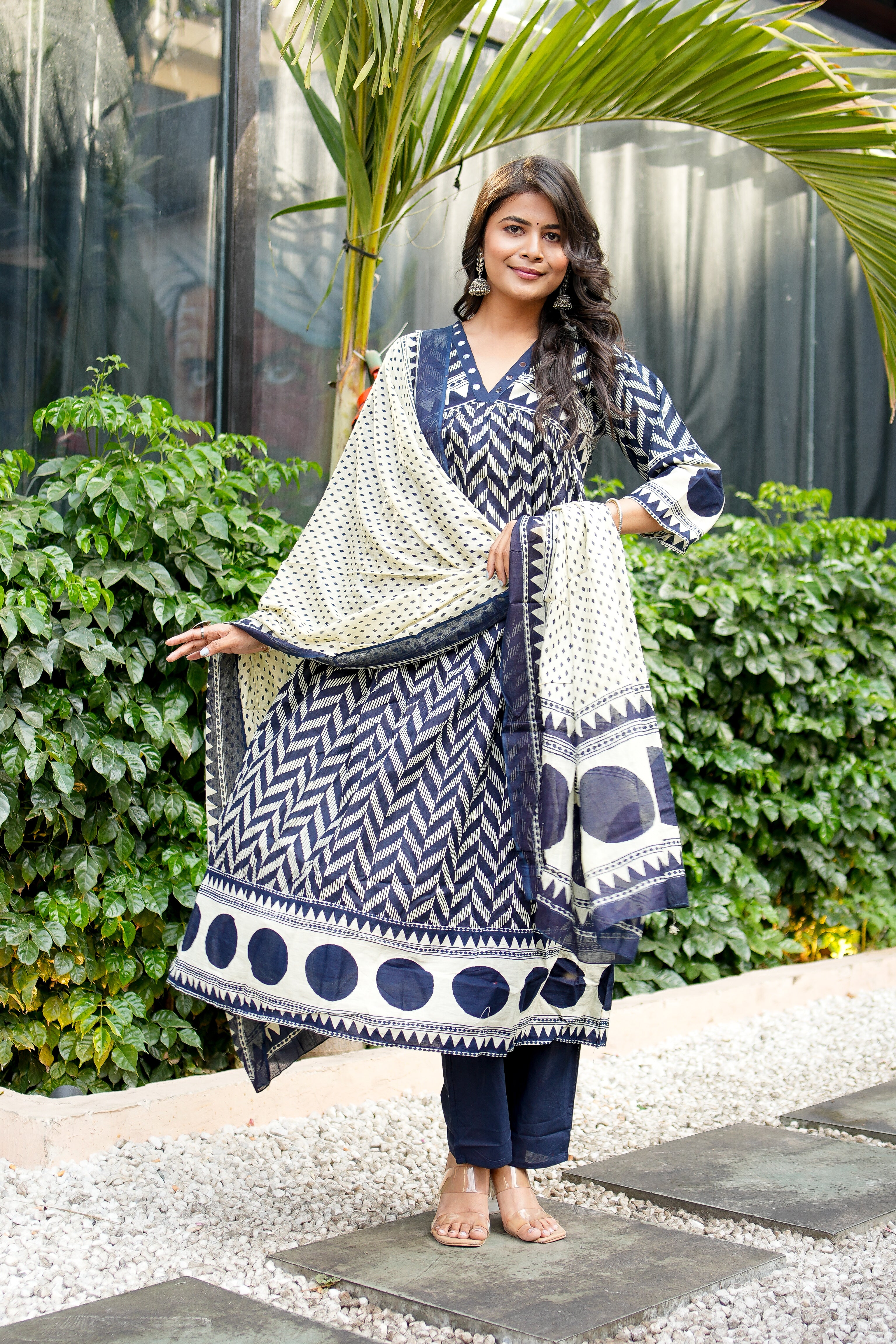 Very Elegant Pure Mul Cotton Embroidery Suit Set