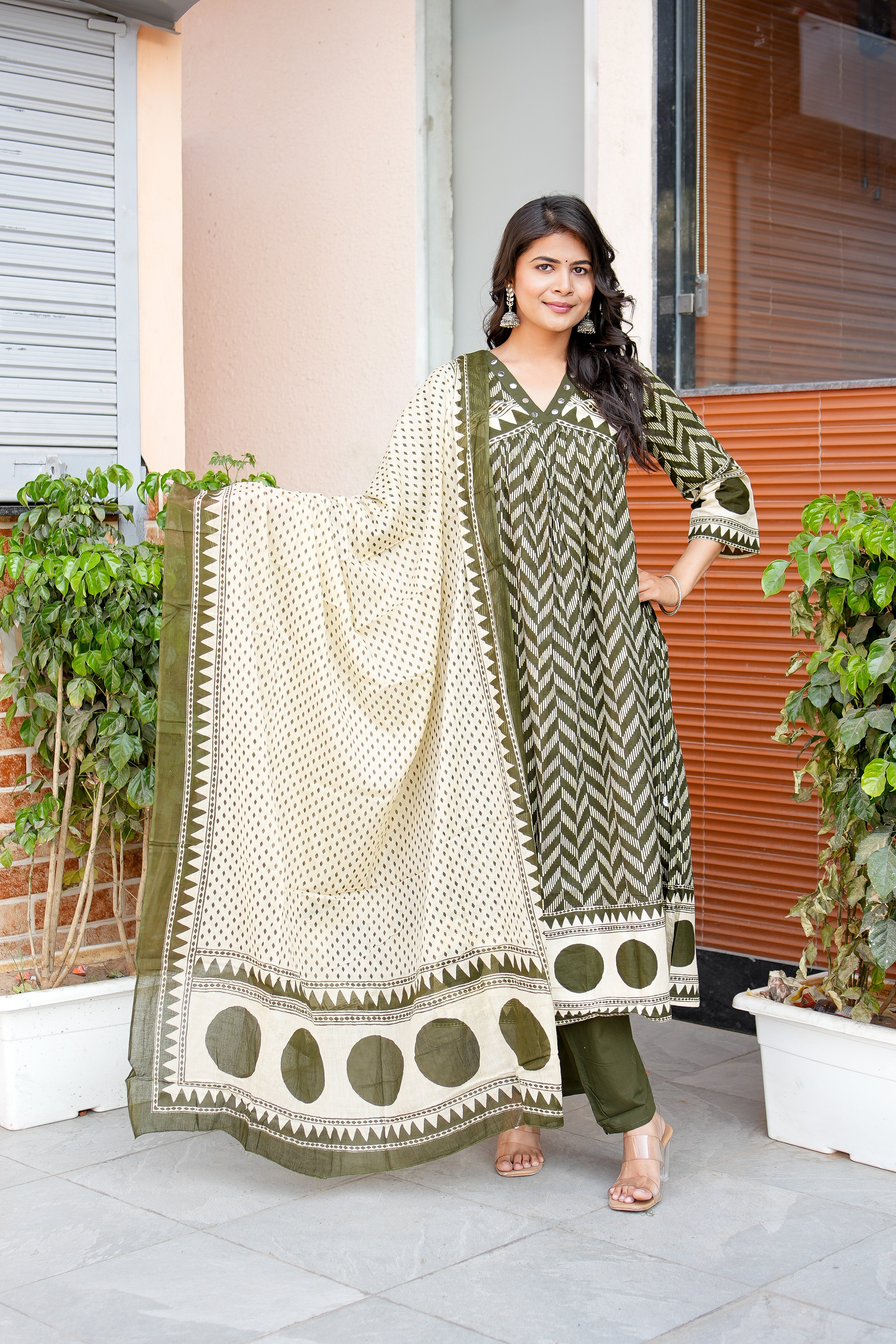 Very Elegant Pure Mul Cotton Embroidery Suit Set