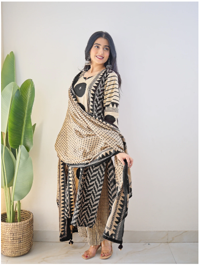Bna Bnaya Blue Cotton Ajrakh Katha Detailed Dupatta Set